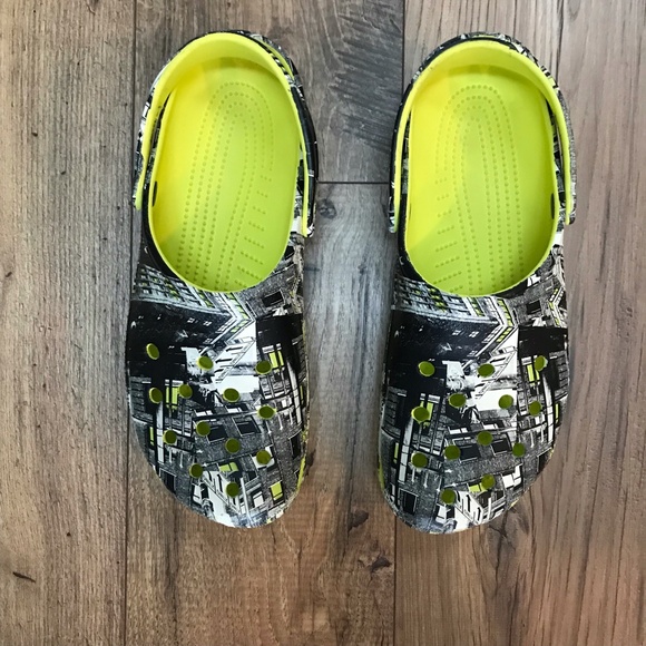 Crocs Men's Classic All-Terrain Graphic Clogs Size 13 - Picture 3 of 12